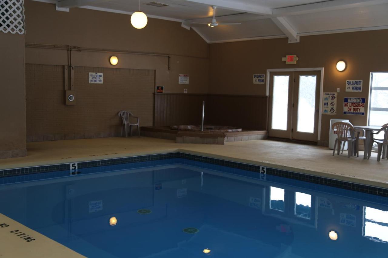 Gray Wolf Lodge Manistique Luaran gambar