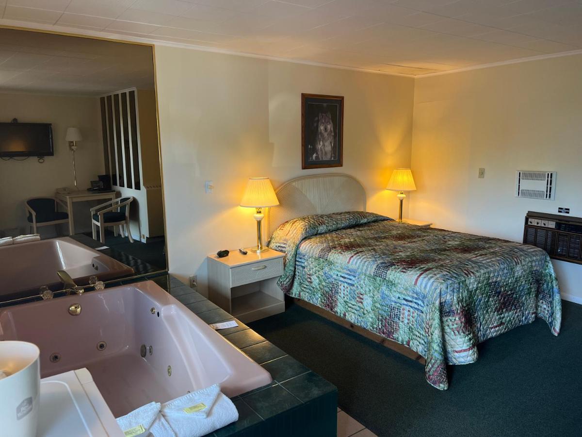 Gray Wolf Lodge Manistique Luaran gambar